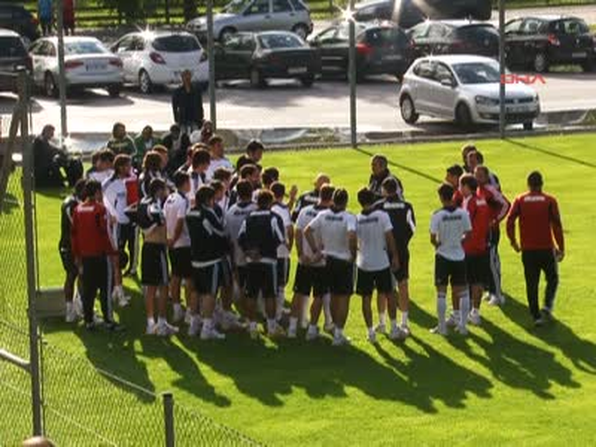 Beşiktaş Yağmura ve Şimşeklere Teslim Oldu