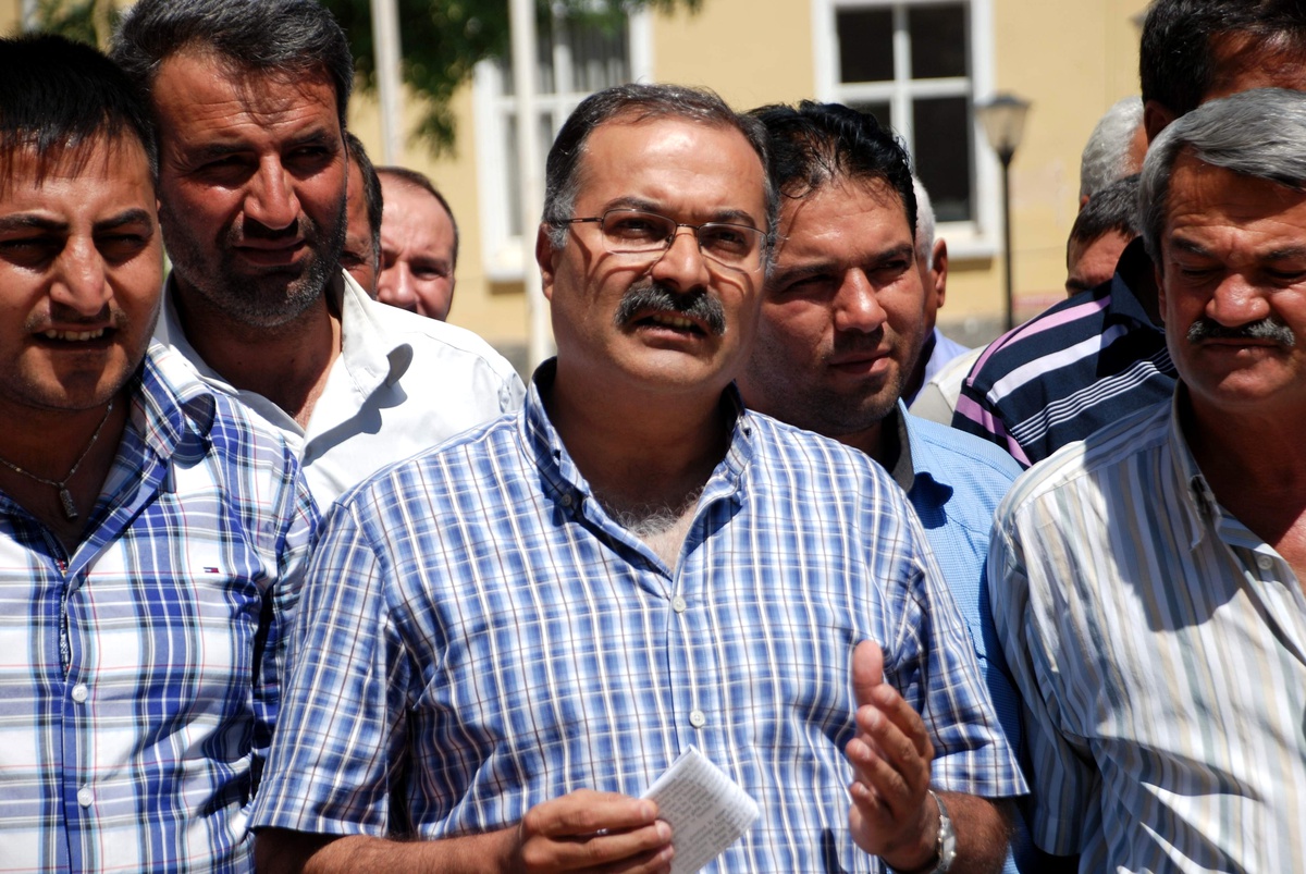 Besni\'de Dolmuşçular Belediyeye Tepki İçin Kontak Kapattı