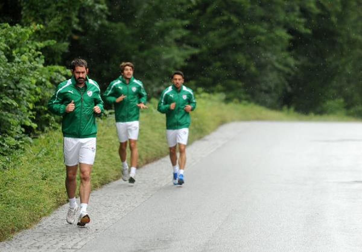 Bursaspor Aşırı Yağmurda Koştu