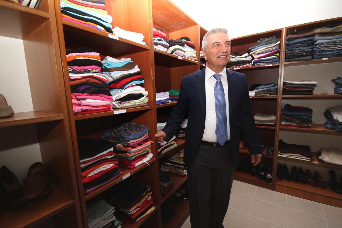 "Butik El Ele" Projesi Yardım Severleri ve İhtiyaç Sahiplerini Yeni Yerinde Buluşturuyor
