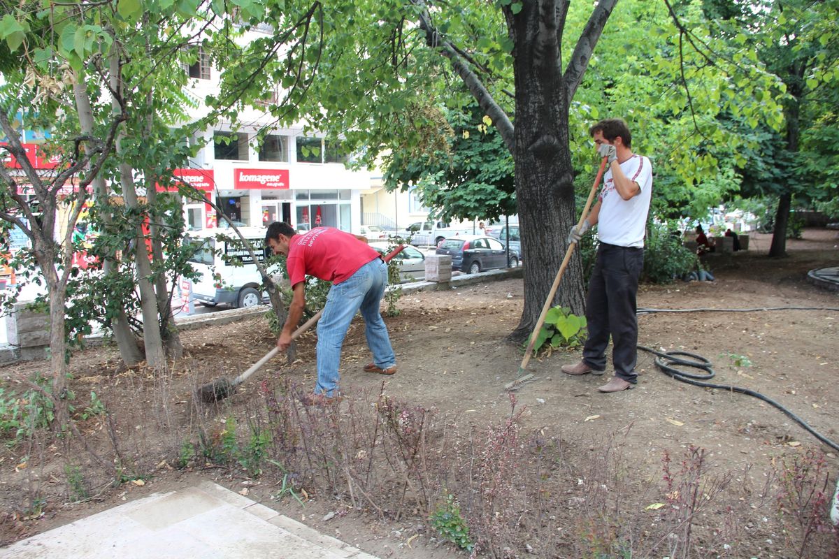 Çankırı Belediyesi\'nden Parklara Makyaj