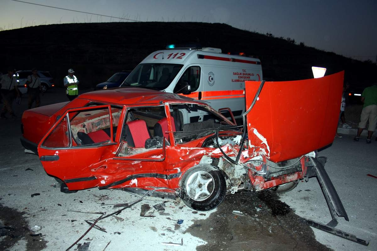 Eskişehir\'de Trafik Kazası : 4 Yaralı