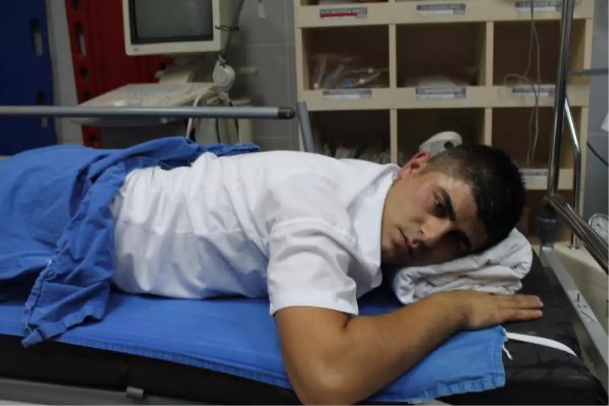 Hastanede Sigara İçti, Uyaran Güvenlikçiyi Bıçakladı