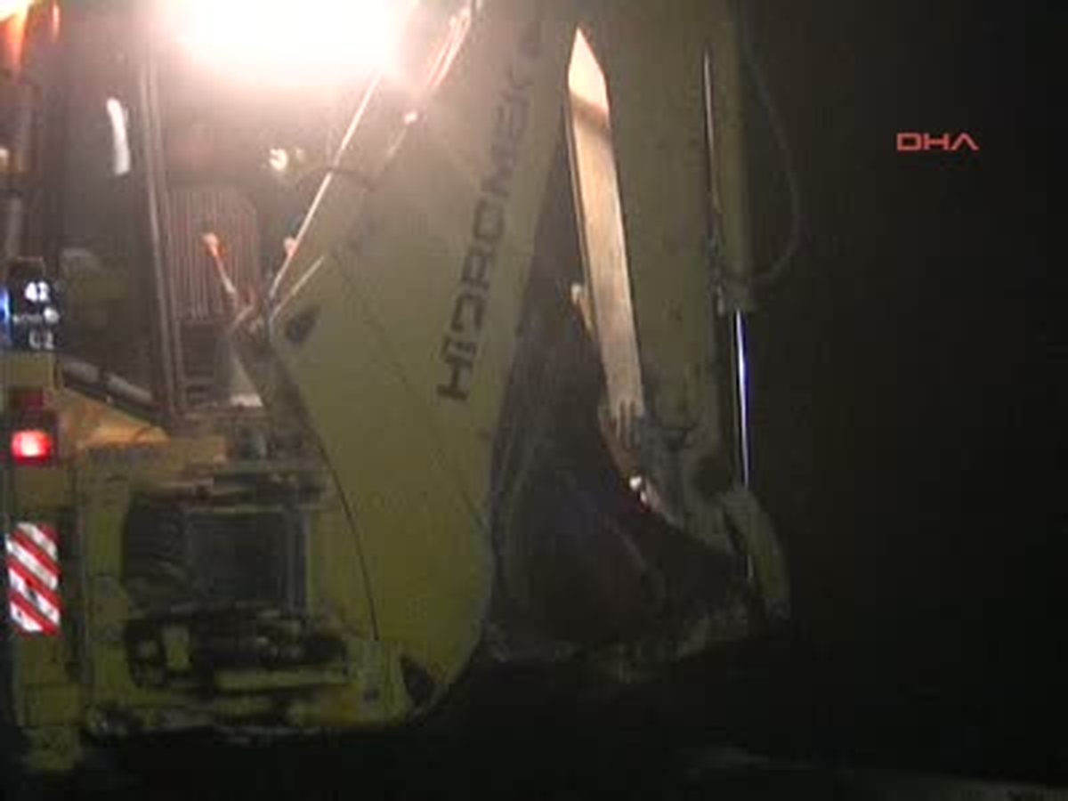 Konya'da Geri Dönüşüm Fabrikasında Çıkan Yangın 2,5 Saatte Söndürüldü