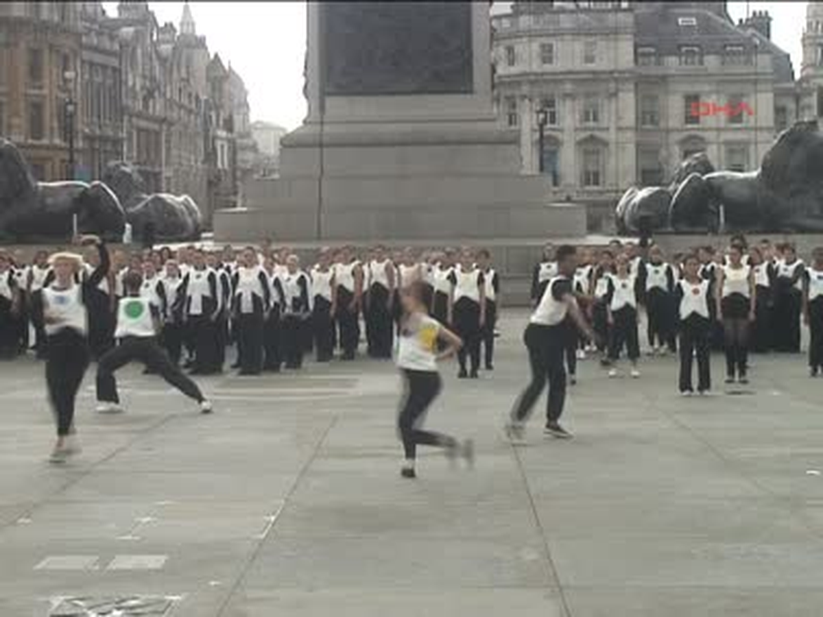 Londra\'da Büyük Dans!