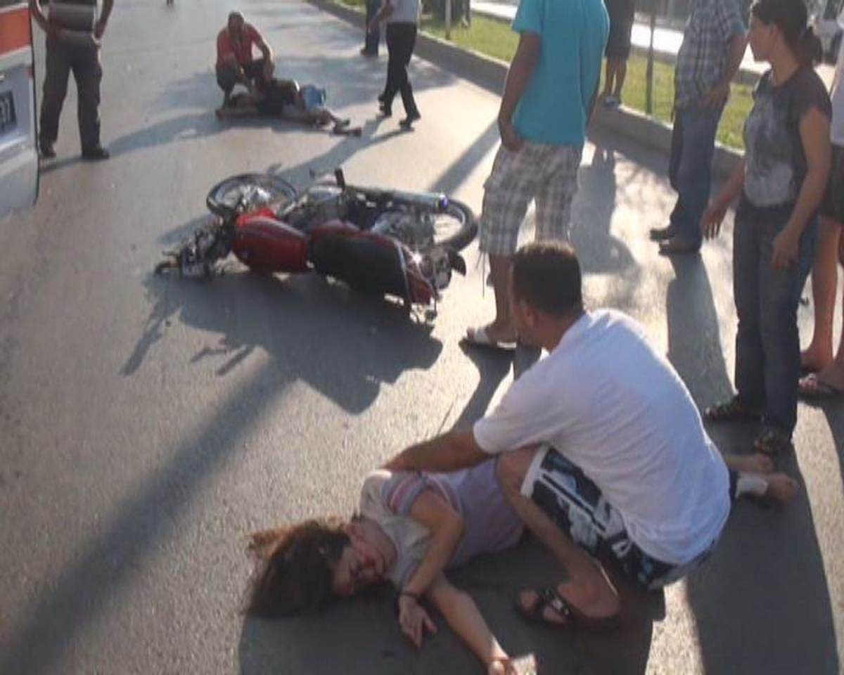 Mersin\'de Trafik Kazası: 2 Yaralı