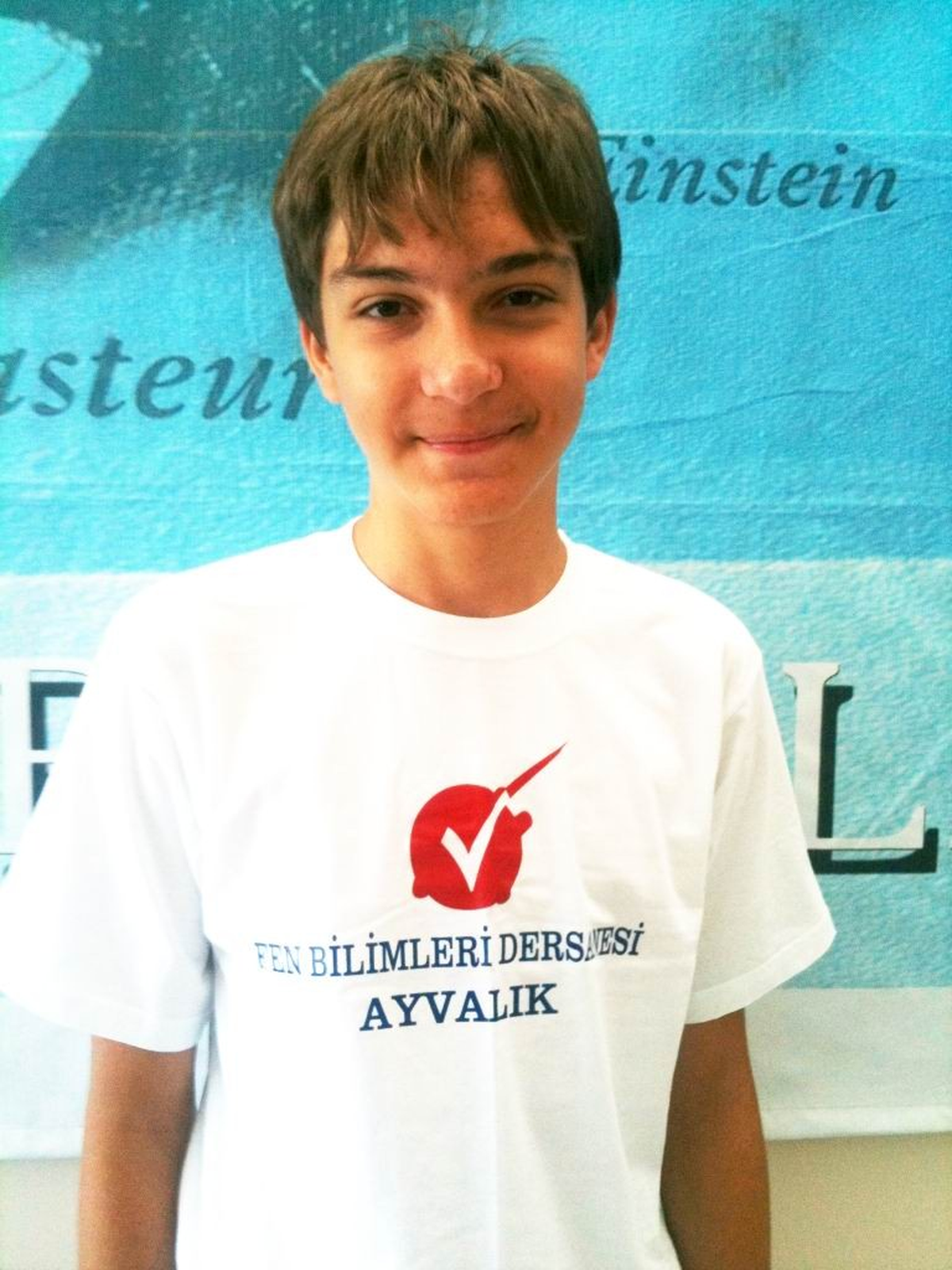 Sbs\'de Ayvalık Birincisi Fen Bilimleri Dershanesi\'nden