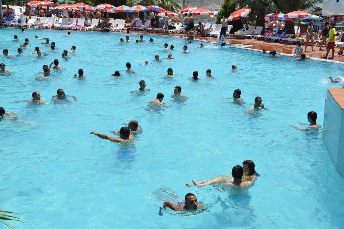 Sıcaktan Bunalan Su Parkına Koştu