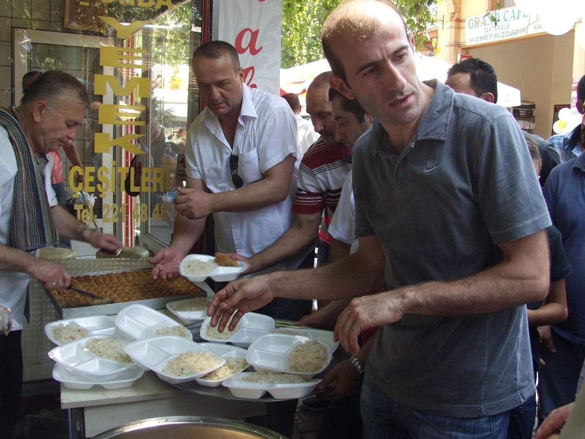 Tahtakale Esnafı 41 Çocuğu Sünnet Ettirdi