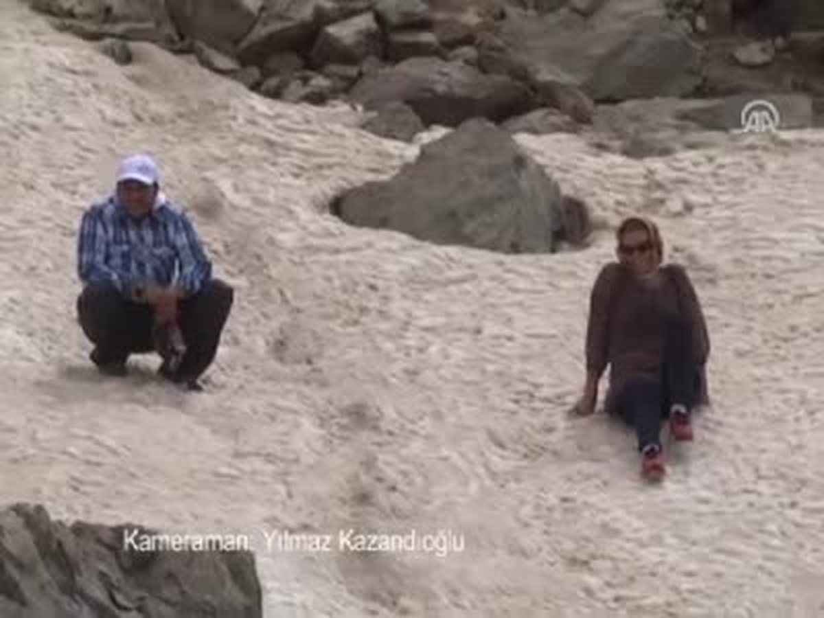 Temmuz Ortasında Kar Keyfi