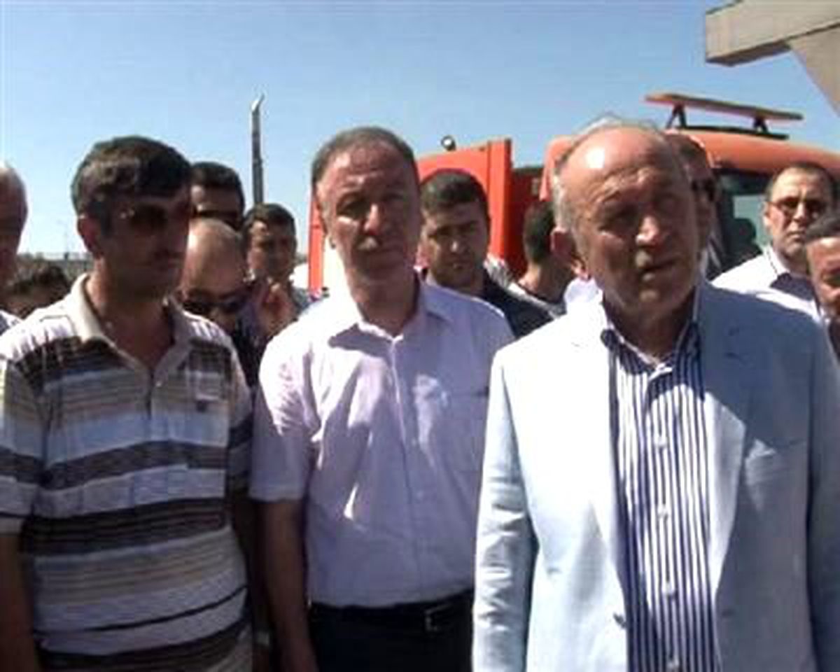 Topbaş Metrobüs Manevra Yolunun Çökmesine İlişkin Olay Yerinde İncelemelerde Bulundu