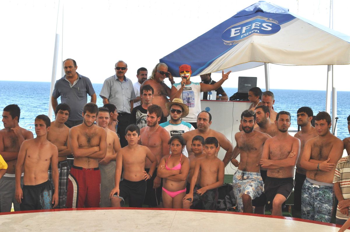 Yakamoz Beach\'te Buz Şov