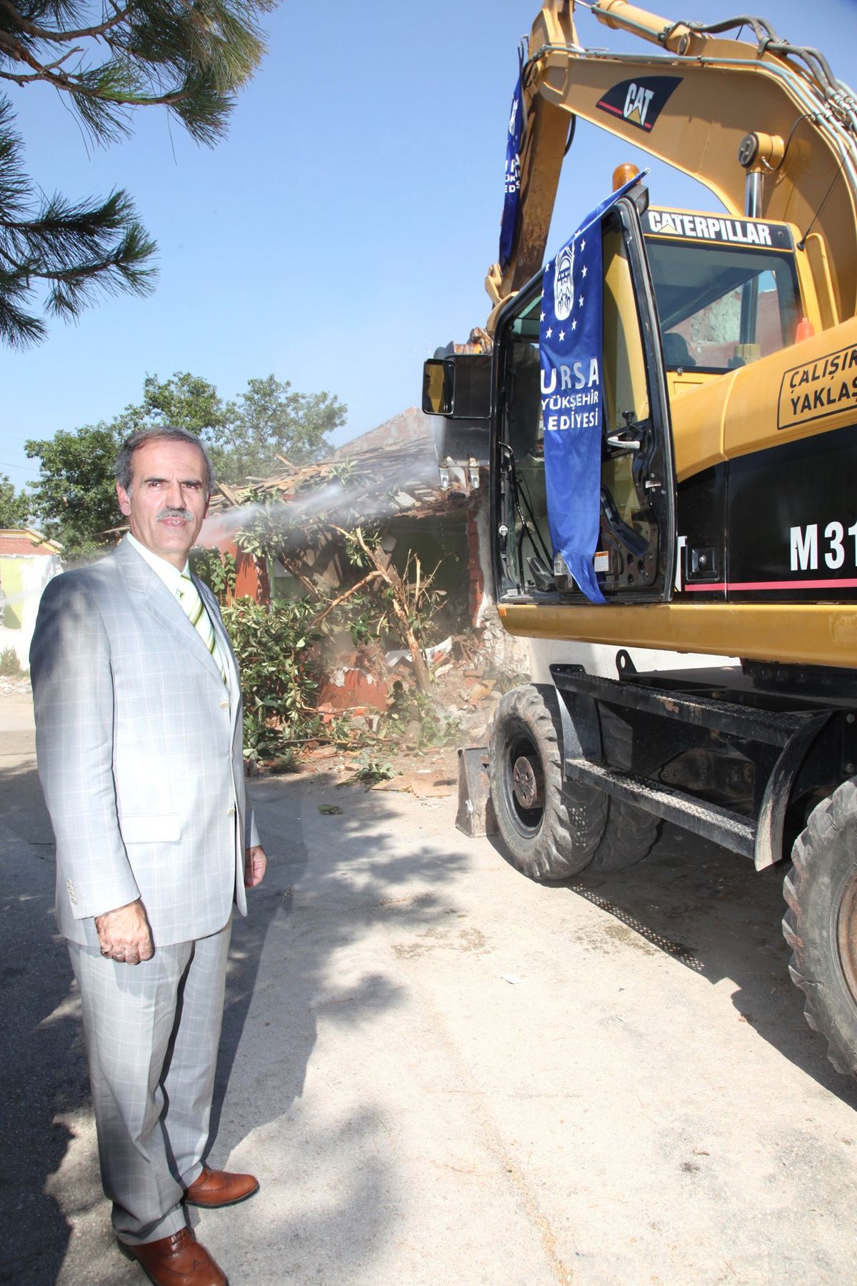 30 Metrelik İmar Yolunun Yıldırım Etabında Yıkımlar Başladı