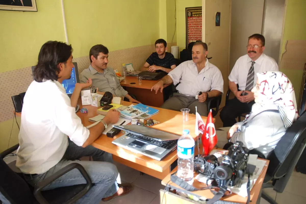 AK Parti Heyetinden İha\'ya Ziyaret