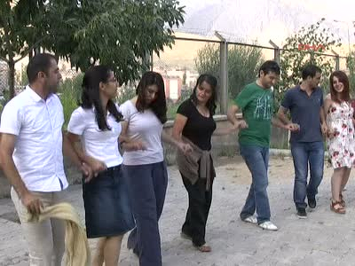 Akademisyenlere Çiğ Köfteli Veda