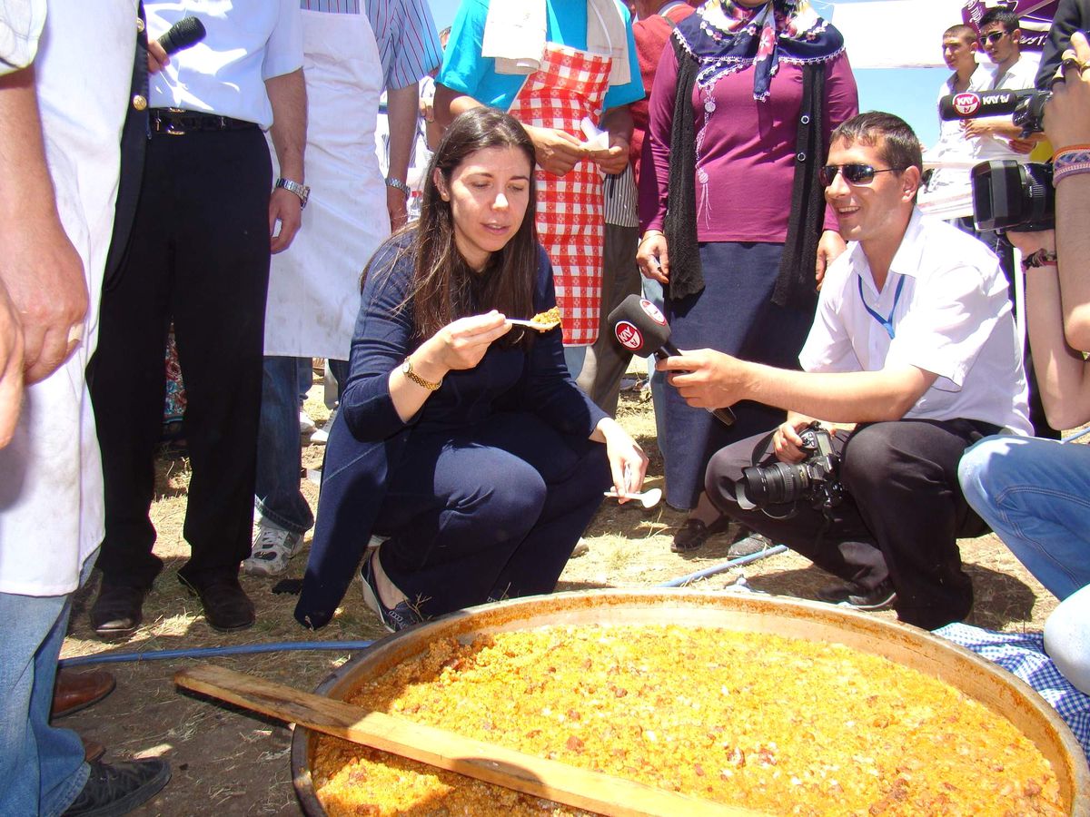 Amarat\'ta Pilav Şenliği Yapıldı