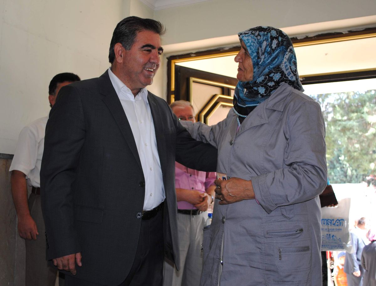 Amasya Belediyesi\'nden Bin 500 Aileye Ramazan Yardımı