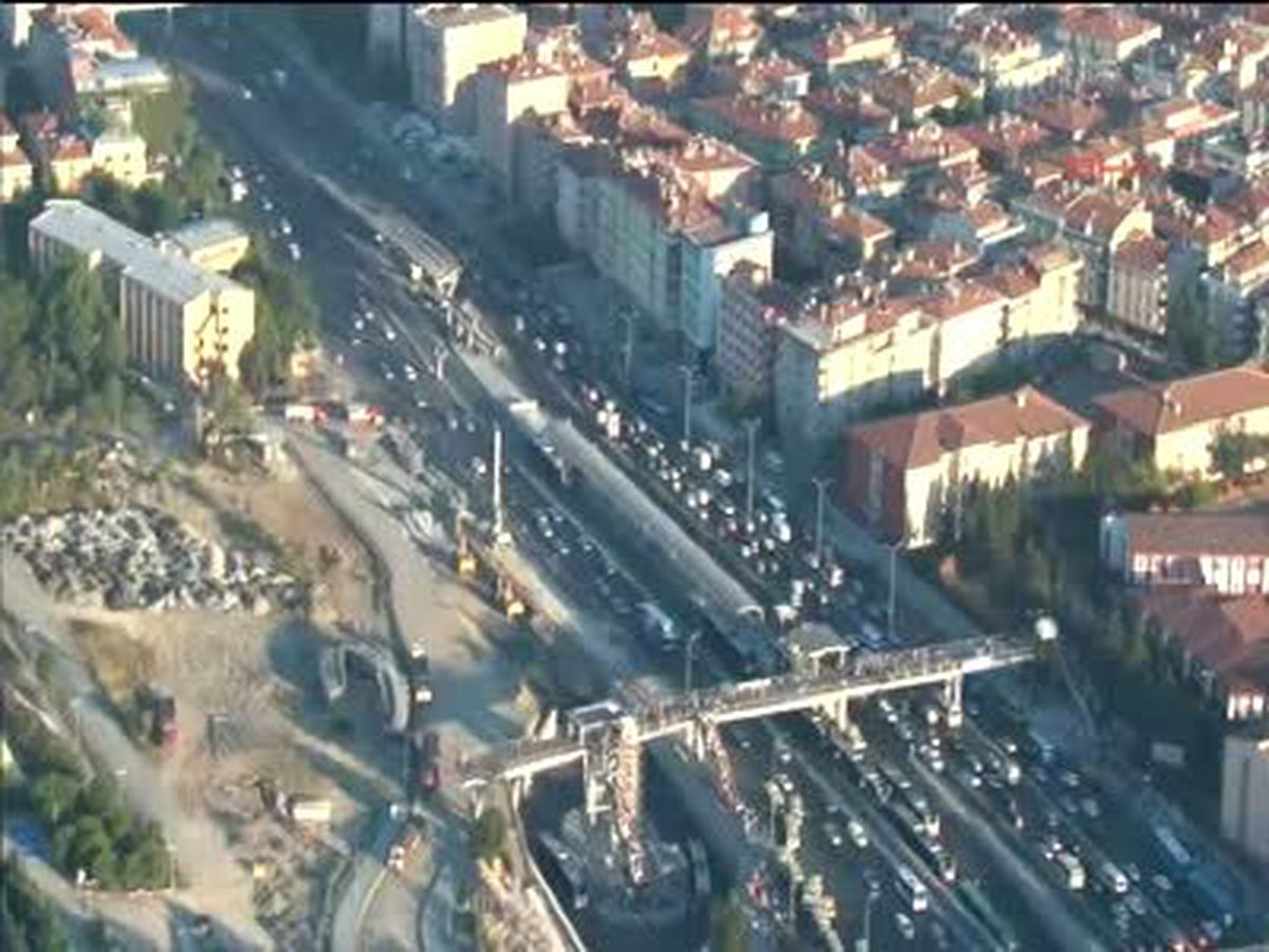 Avcılar\'da Çöken Metrobüs Köprüsünün Havadan Görüntüleri...