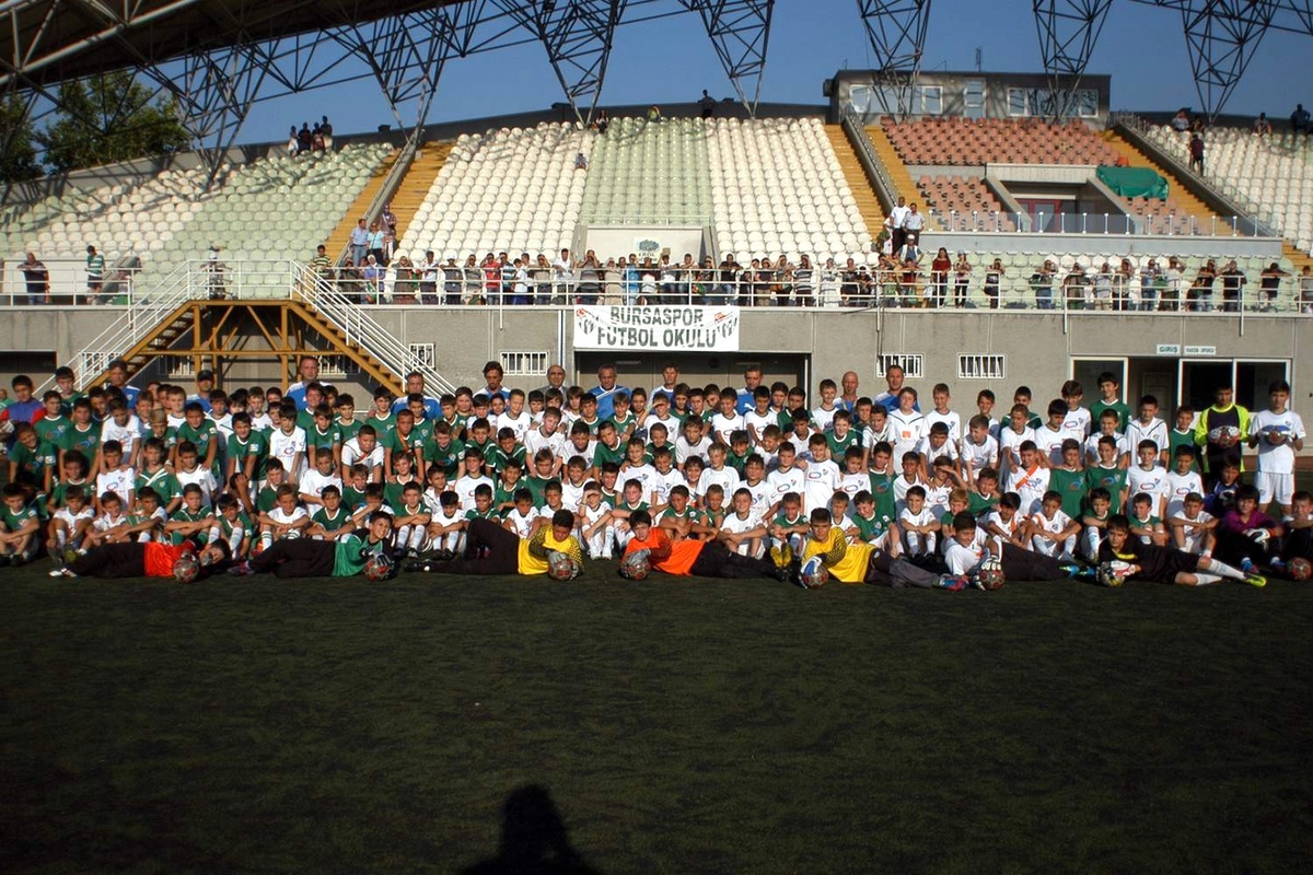 Bursaspor Genç Futbolcular Kazanacak
