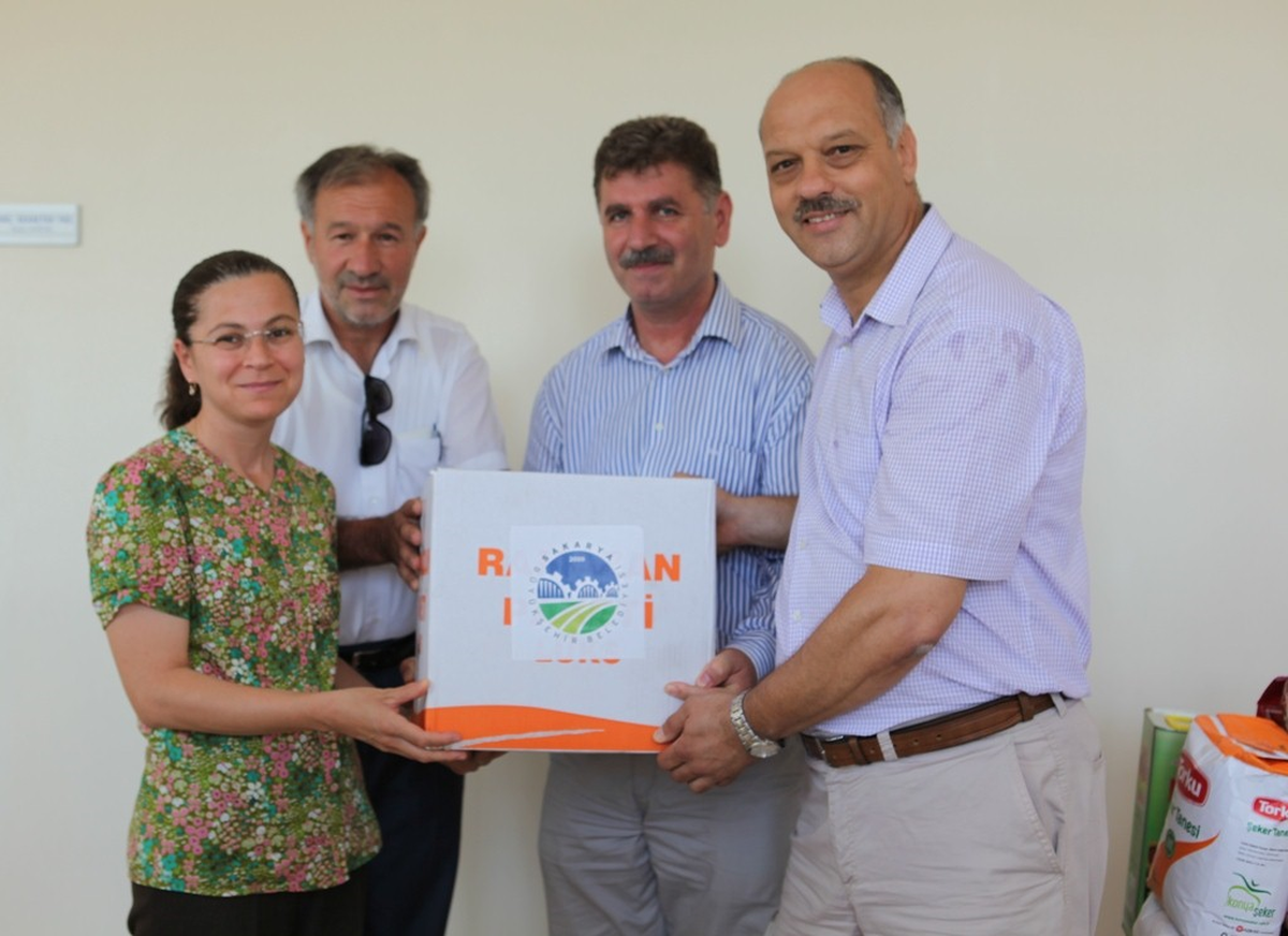 Büyükşehir, Personeline Ramazan Erzağı Dağıttı