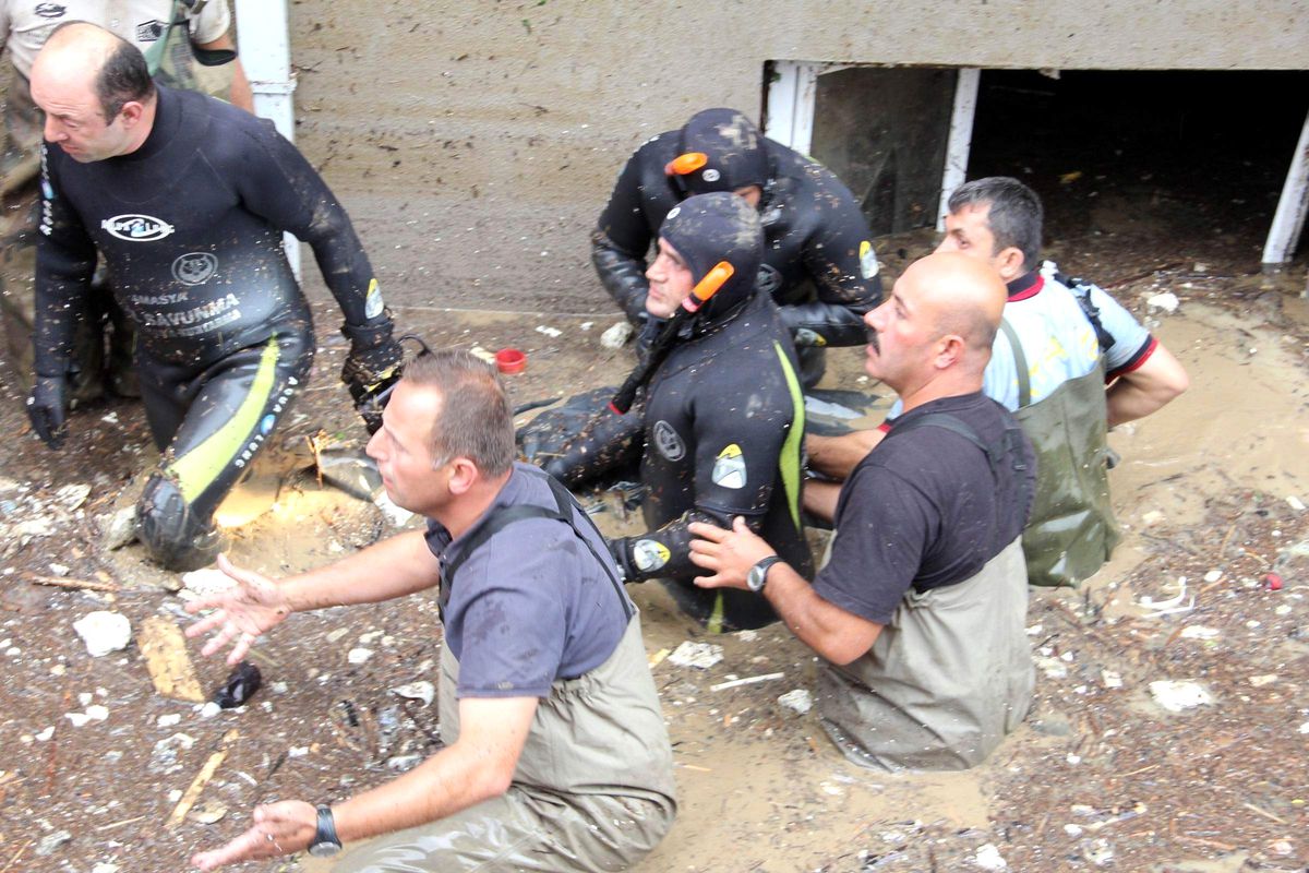 Cankurtaranlar 2 Yılda 51 Kişinin Hayatını Kurtardı
