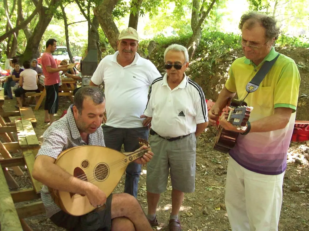 Çevre Gönüllüleri Piknikte Buluştu