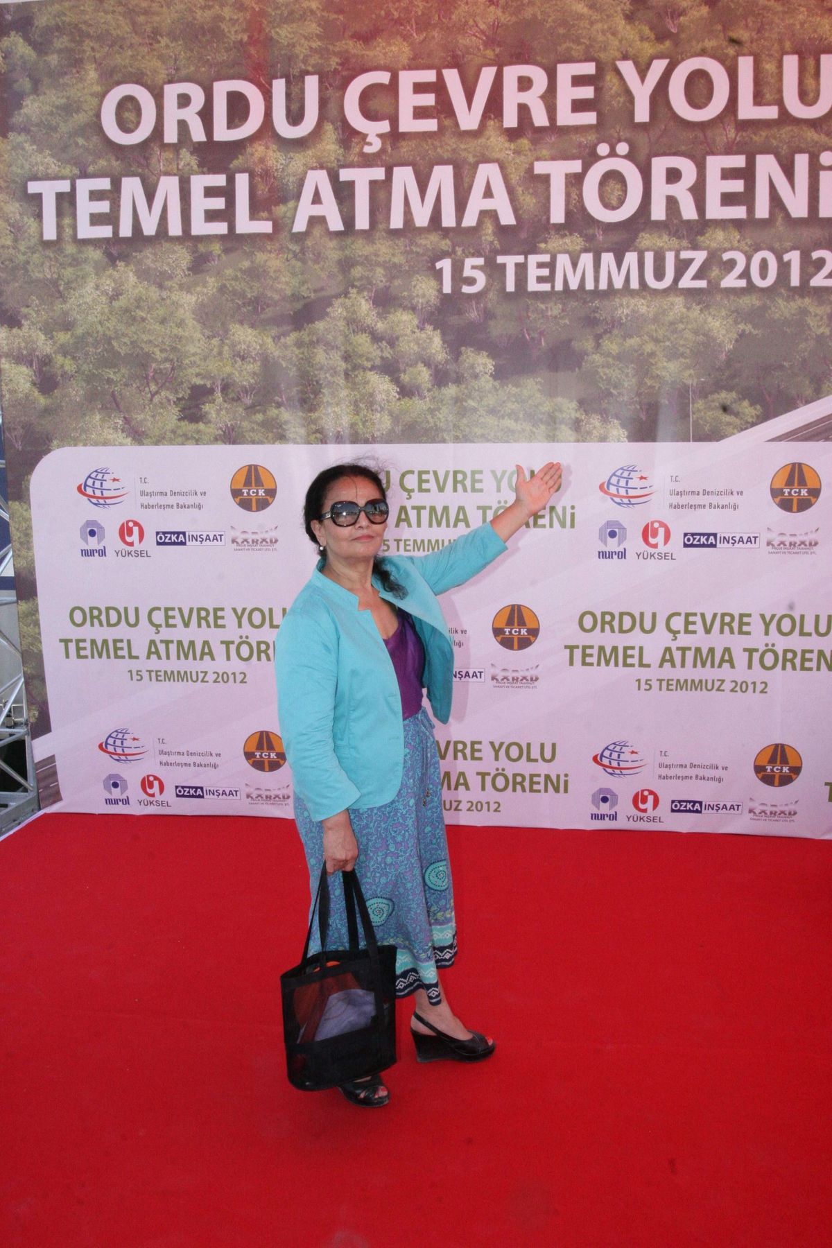 Demir Lady\'nin Çevre Yolu Mutluluğu