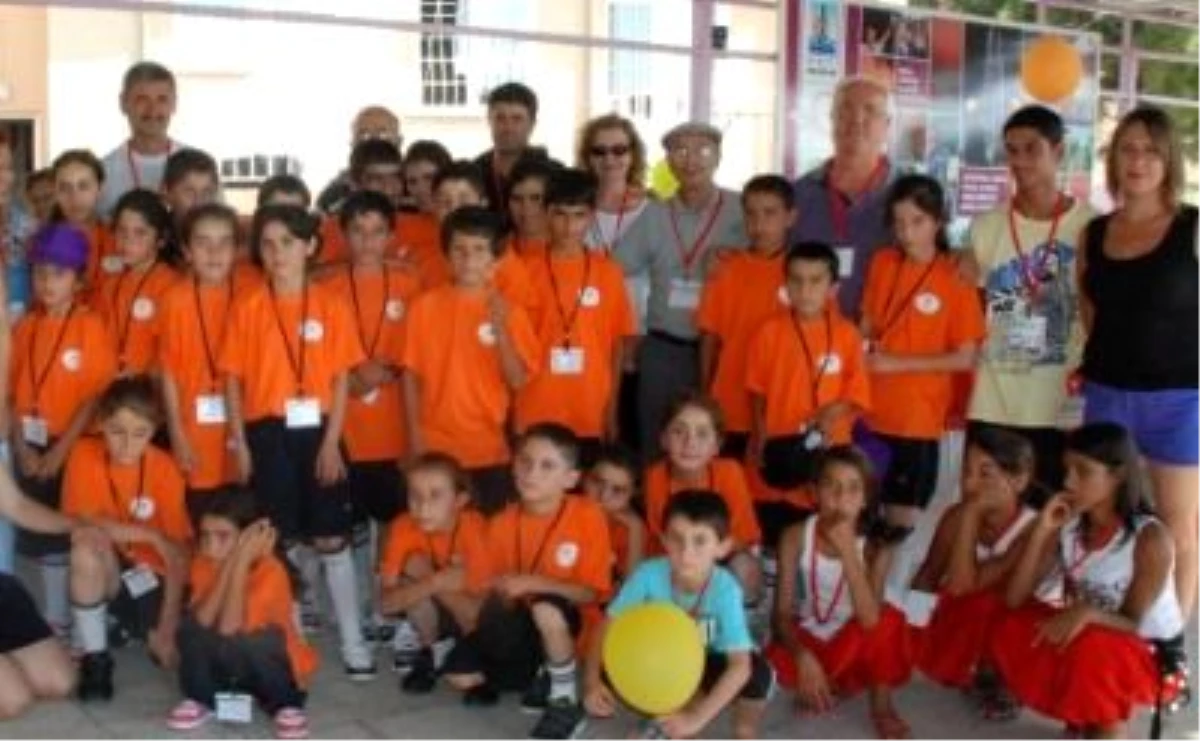 Dikili\'de Vanlı Çocuklara Dayanışma Kampı