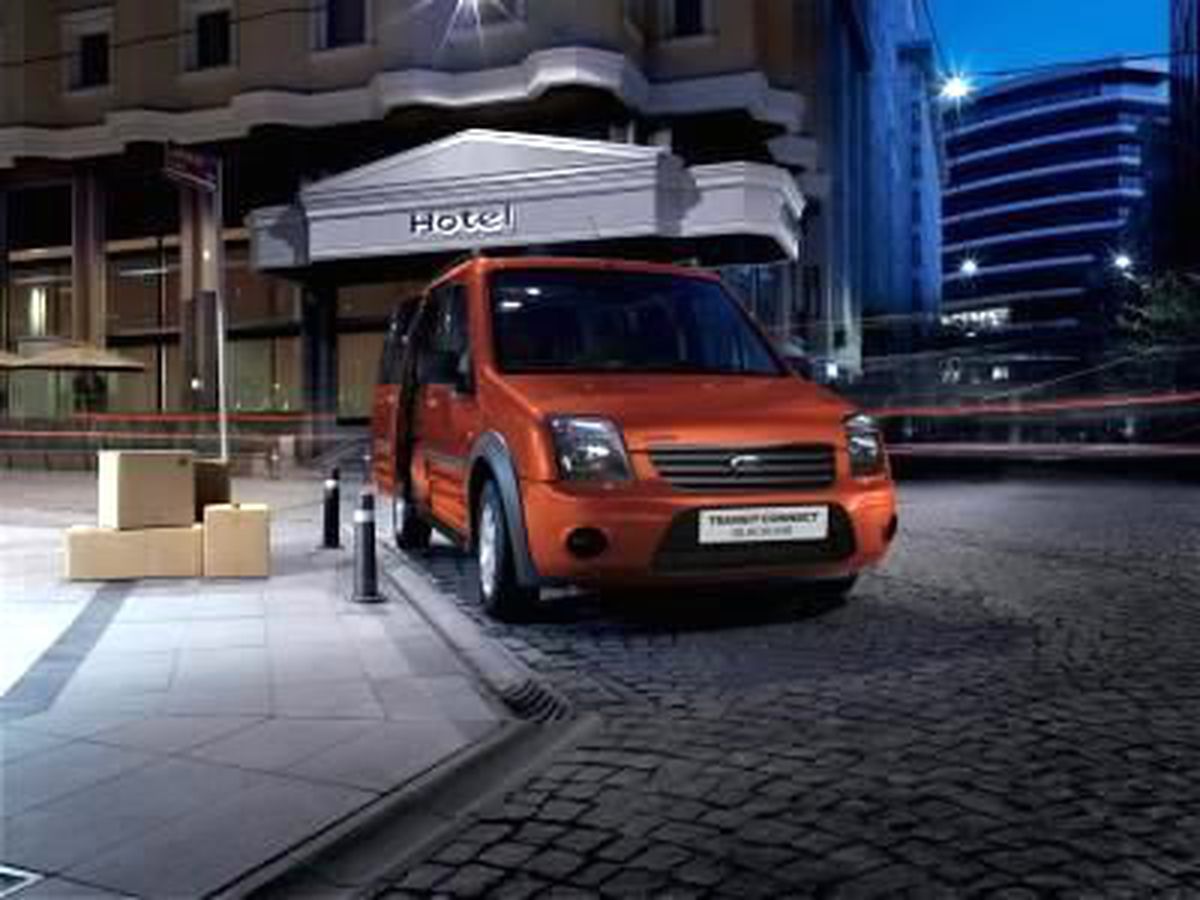 Ford Transit Connect\'e Blackline Serisi