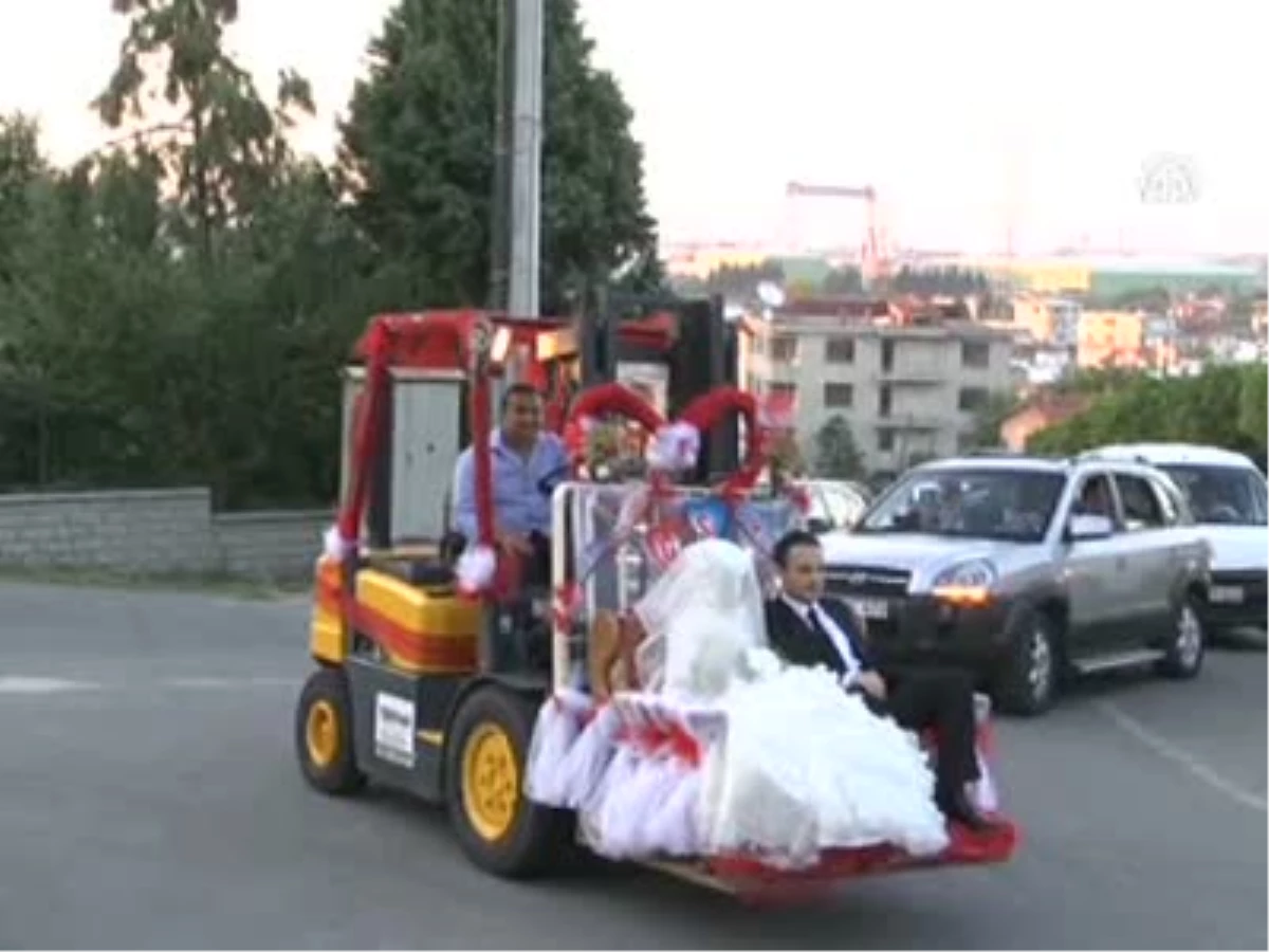Forklifti Düğün Aracı Yaptılar
