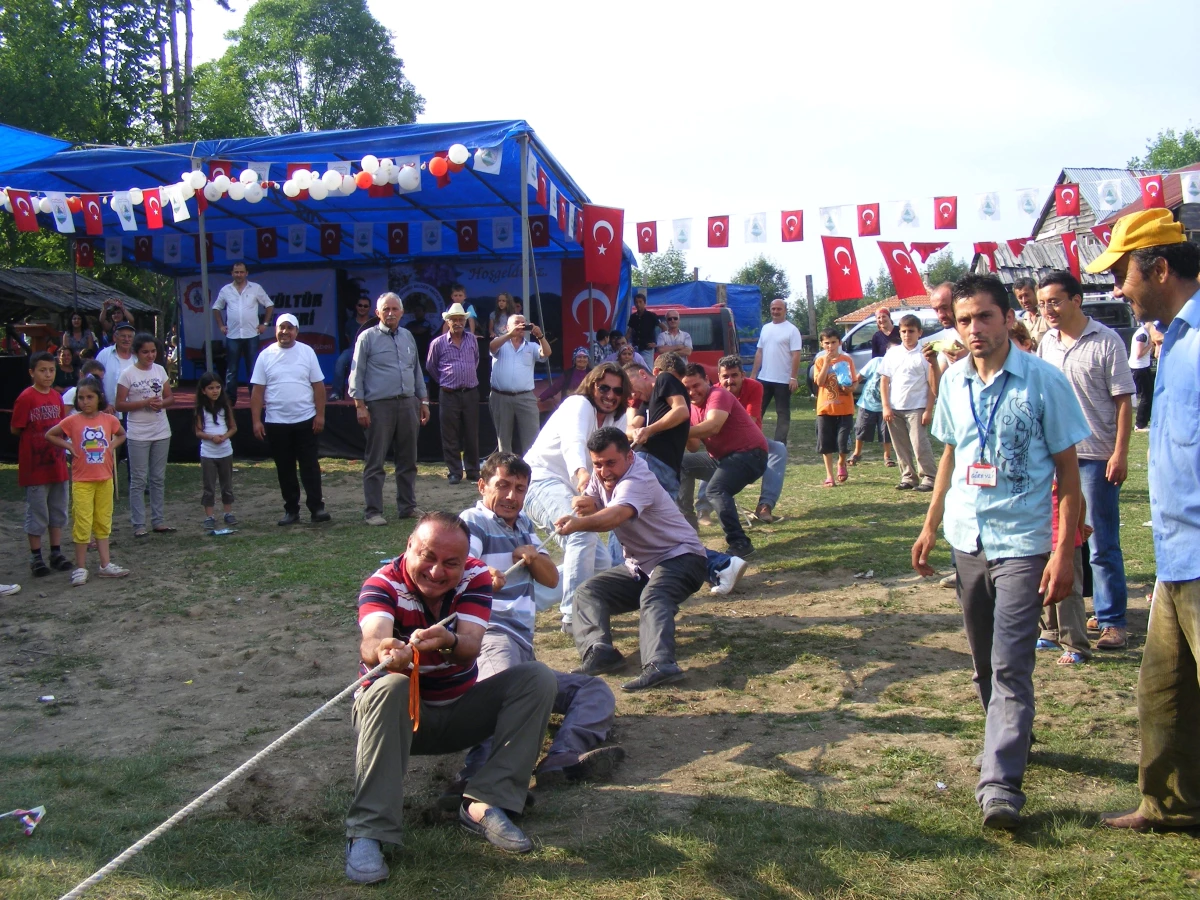 Gümeli Yayla Şenliği ve Acı Bal Festivali Renkli Geçti