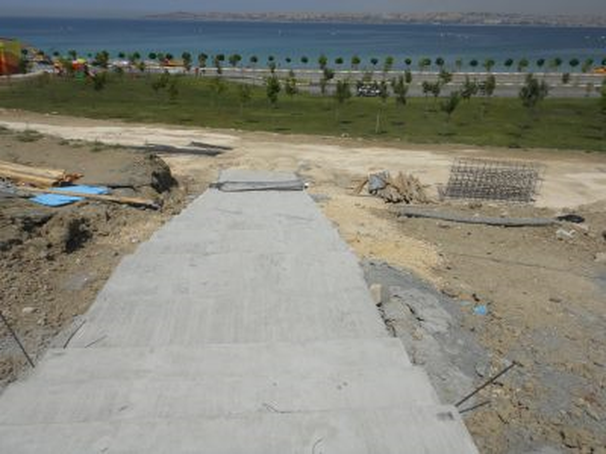 Gürpınar Sahili\'ne Yeni Bir Merdiven Kazandırılıyor