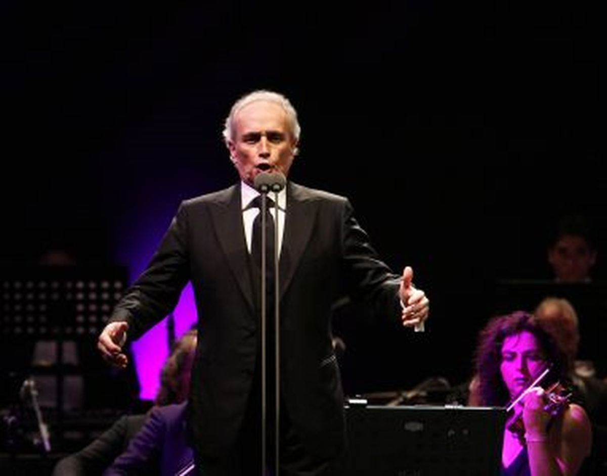 José Carreras\'tan Unutulmaz Açılış Konseri!