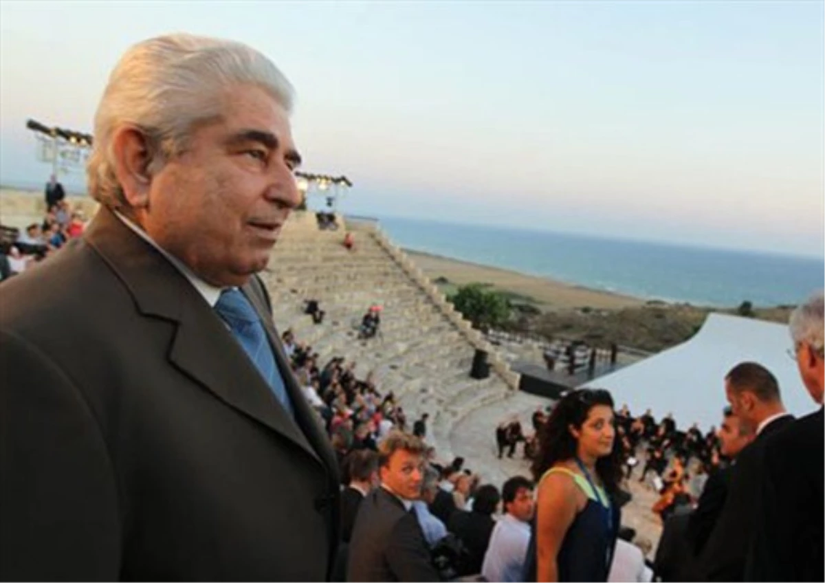Kıbrıs Rum Yönetimi Likidite Sorununu Çözmeye Çalışıyor