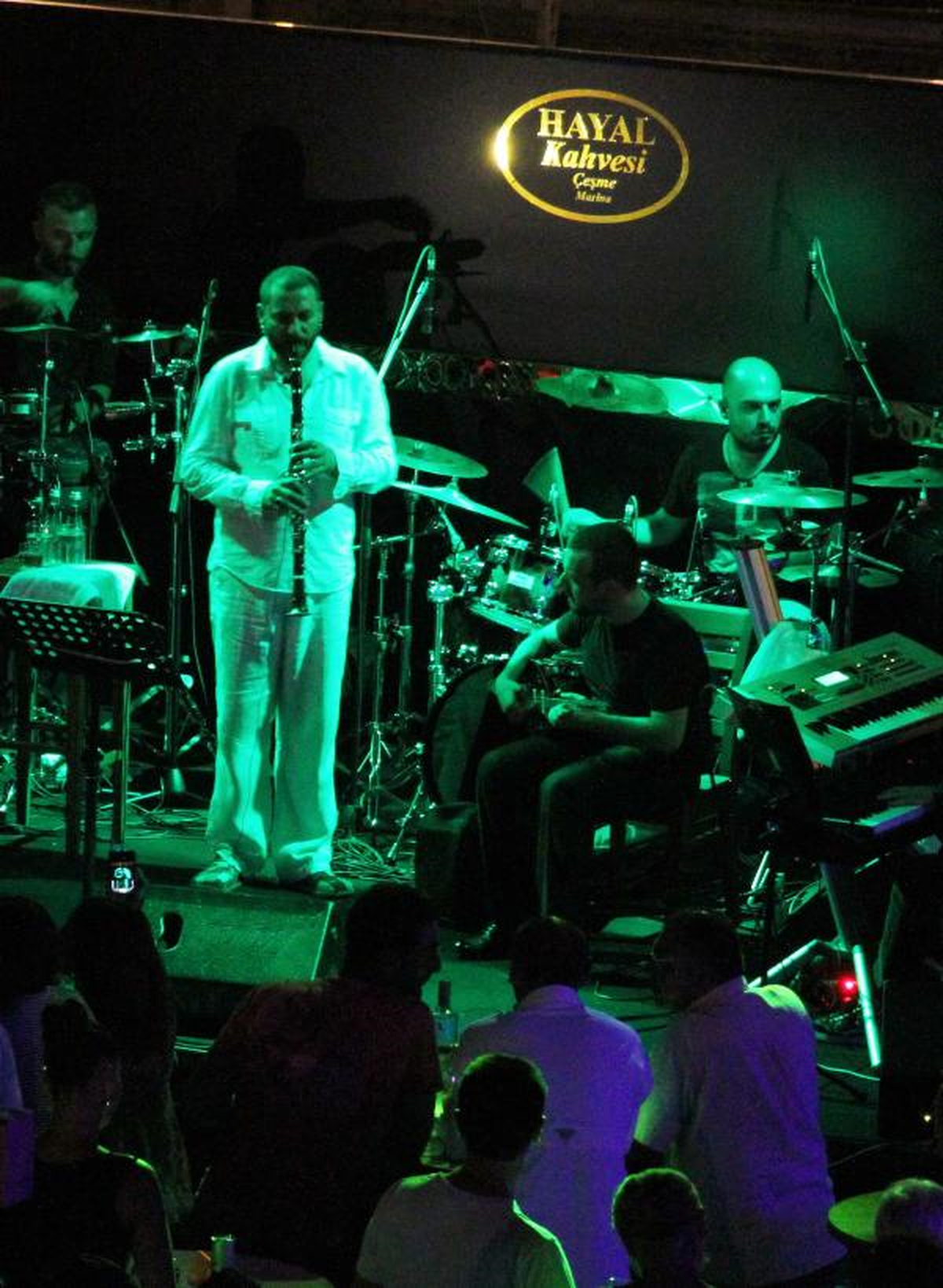 Klarnetçi Hüsnü Şenlendirici\'den Çeşme\'de Konser