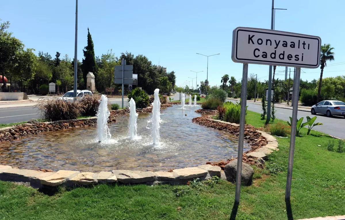 Konyaaltı Caddesi Rengarenk