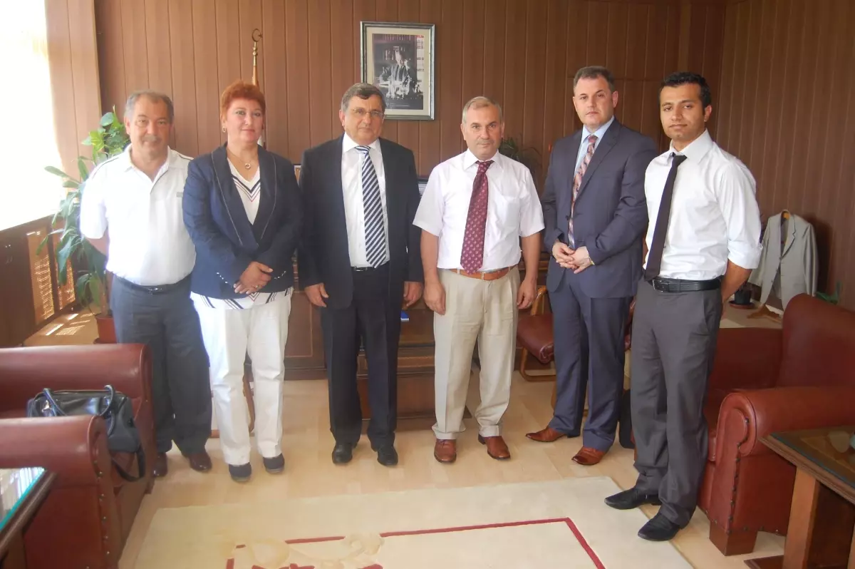 Rektör Öztoprak'tan Müdür Gül'e Ziyaret