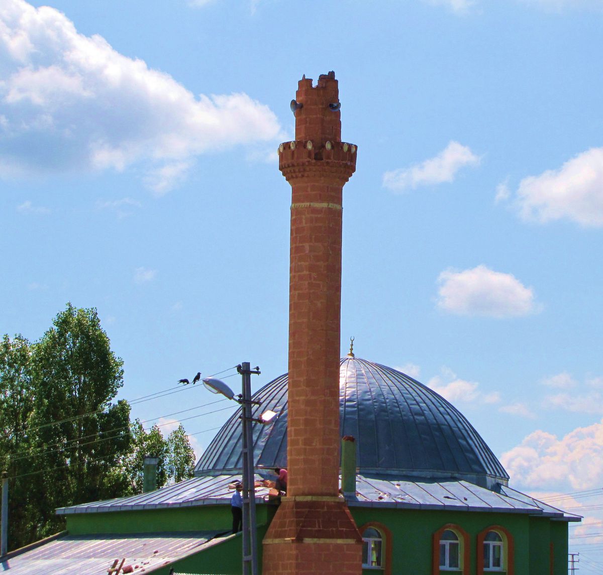Selim\'de Yıldırım Cami Minaresine Düştü