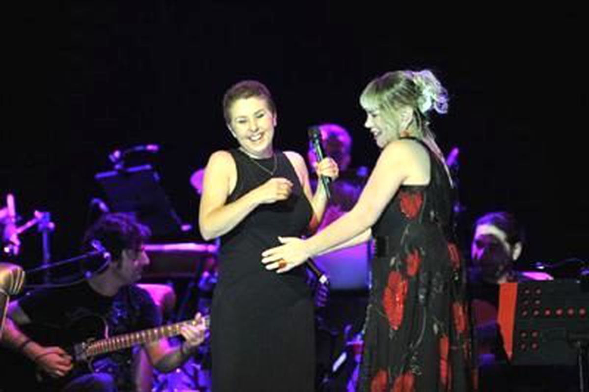 Sezen Aksu Sevenleriyle Buluştu