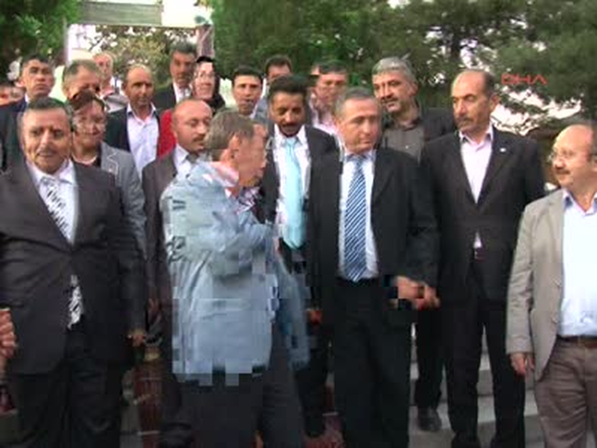 Şener\'den Suriye Eleştirisi