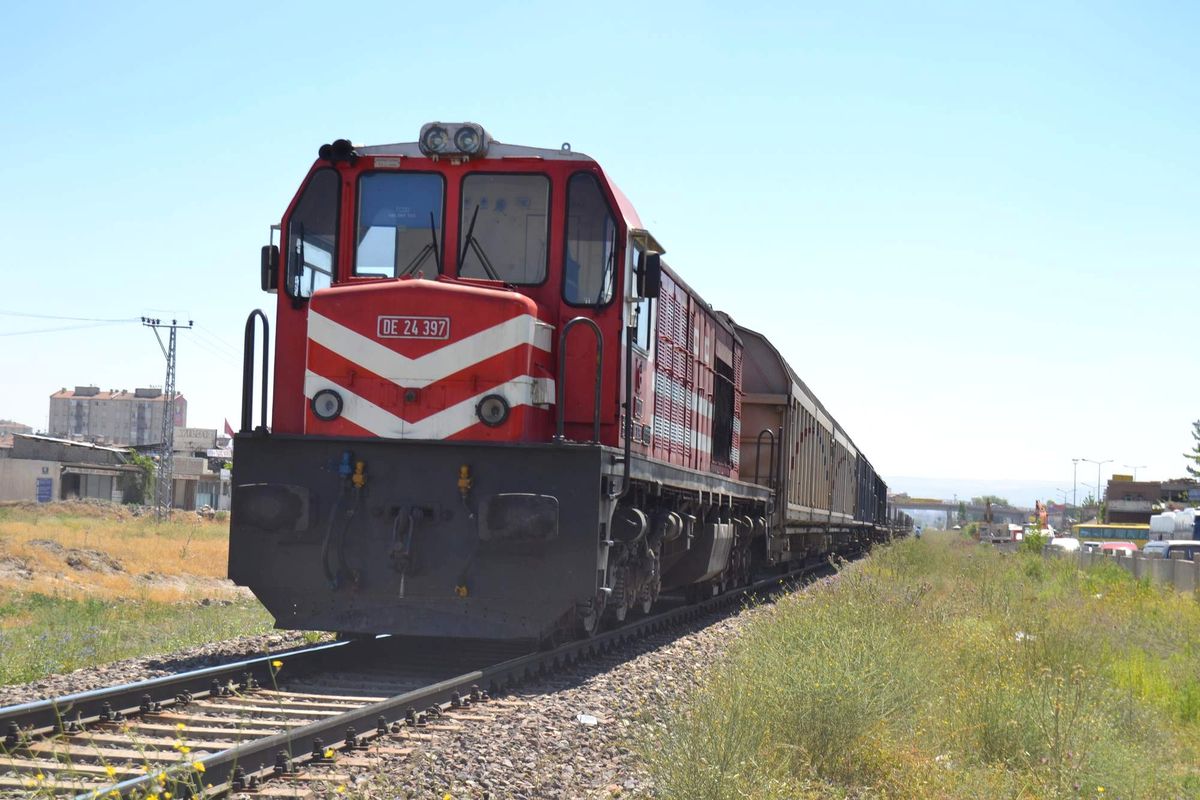 Tren Yayaya Çarptı