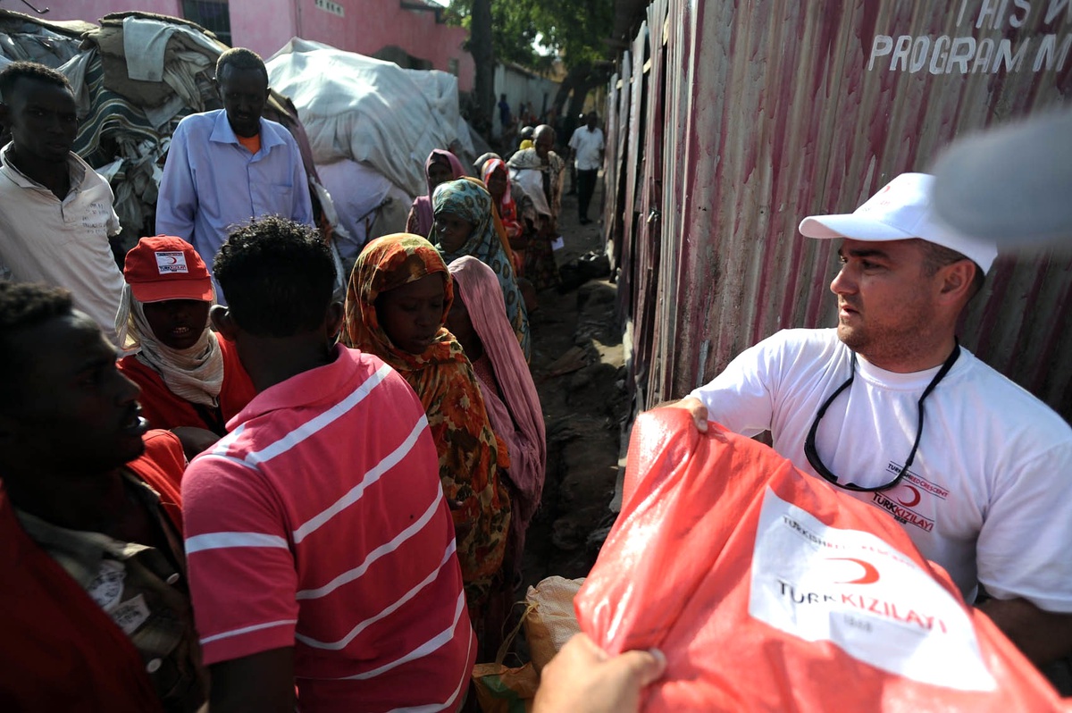 Türk Kızılayı Mobil Mutfağıyla Somali\'ye Hayat Veriyor
