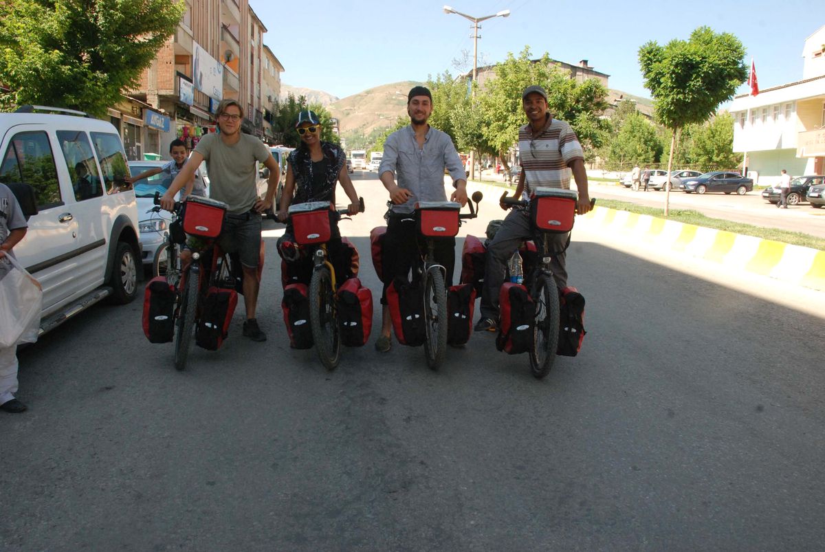 Tuvalet İçin Pedal Çeviriyorlar