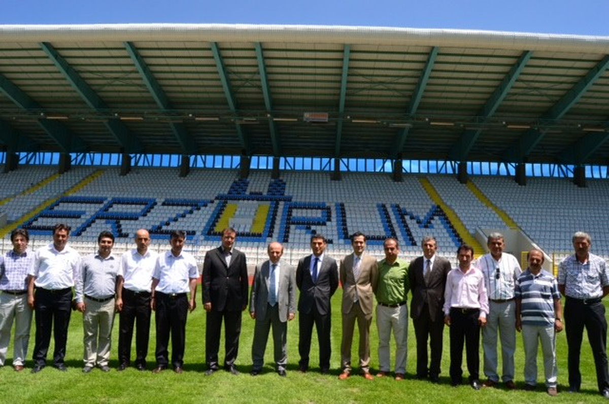 Vali Öztürk Yeni Erzurum Stadı\'nda İncelemelerde Bulundu