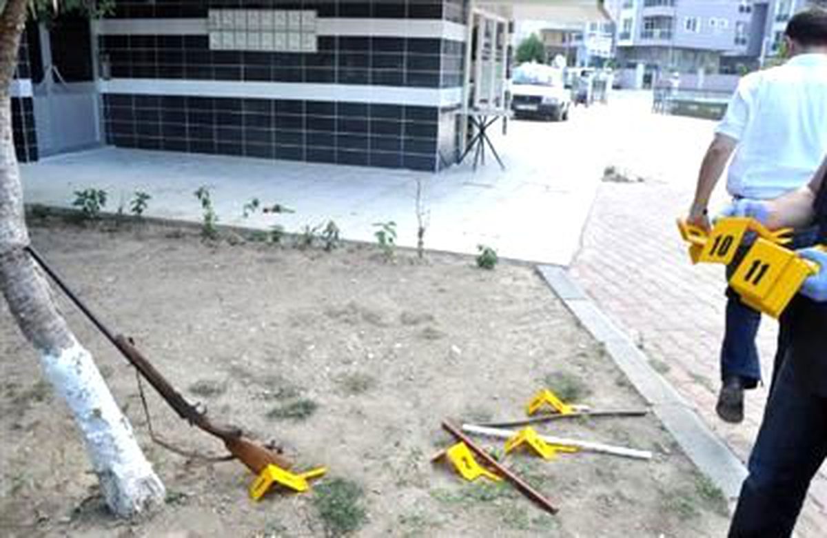15 Yıllık Evli Eşini Pompalı Tüfekle Öldürdü