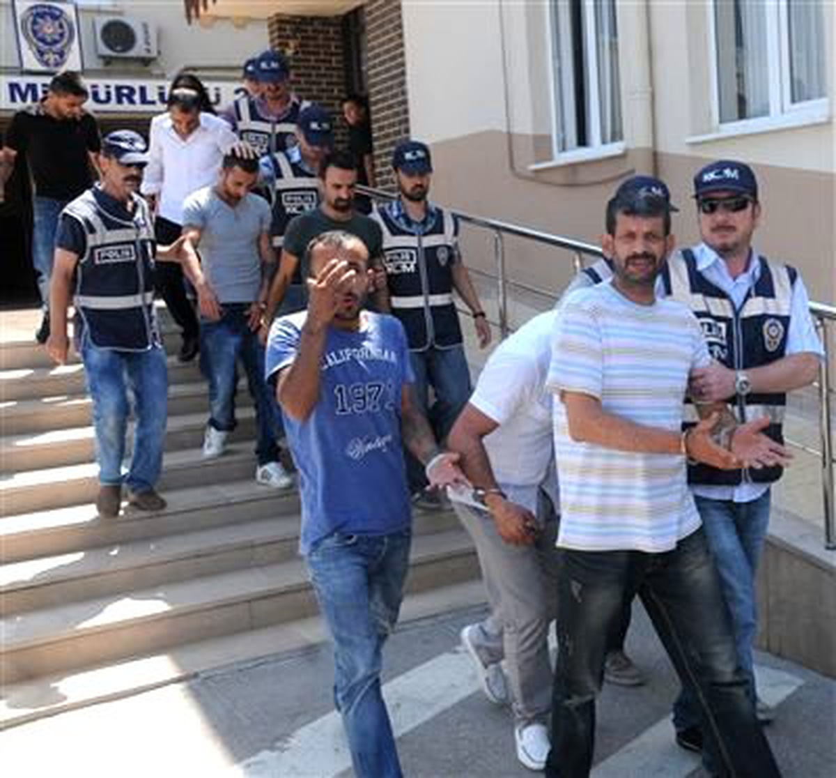 3 Kişiye Silahlı Saldırı Yapacakları İddiası
