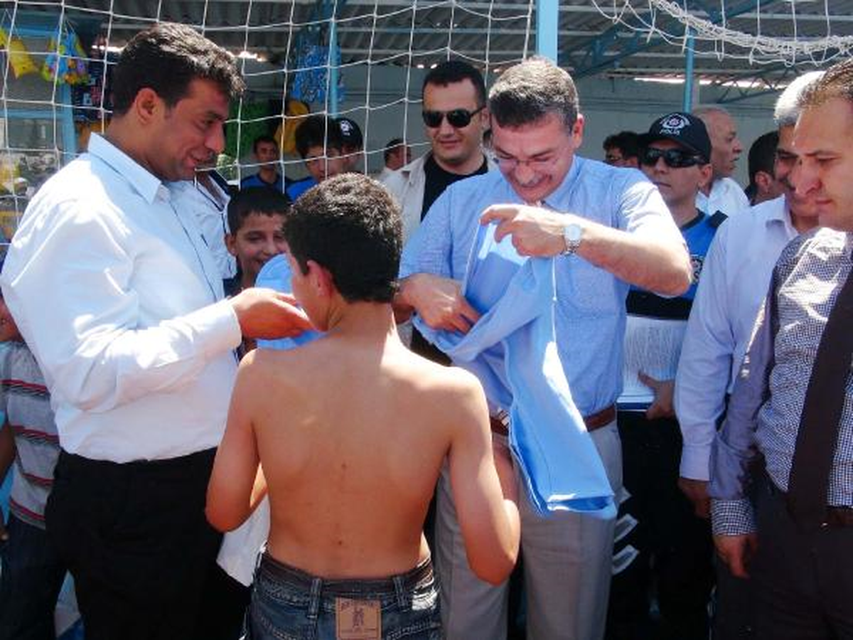 400 Çocuğa Yüzme Öğretilecek