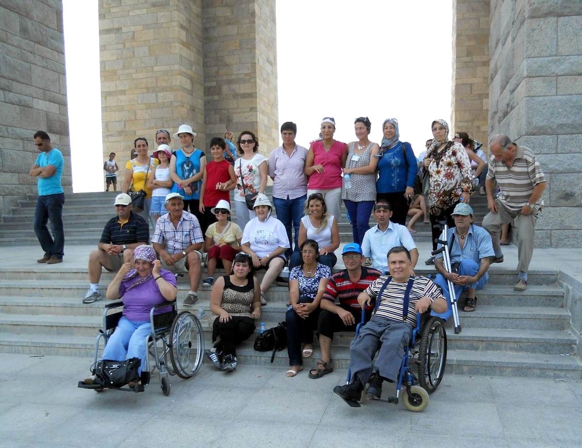 Ayvalıklı Engelliler Çanakkale\'ye Çıkarma Yaptı