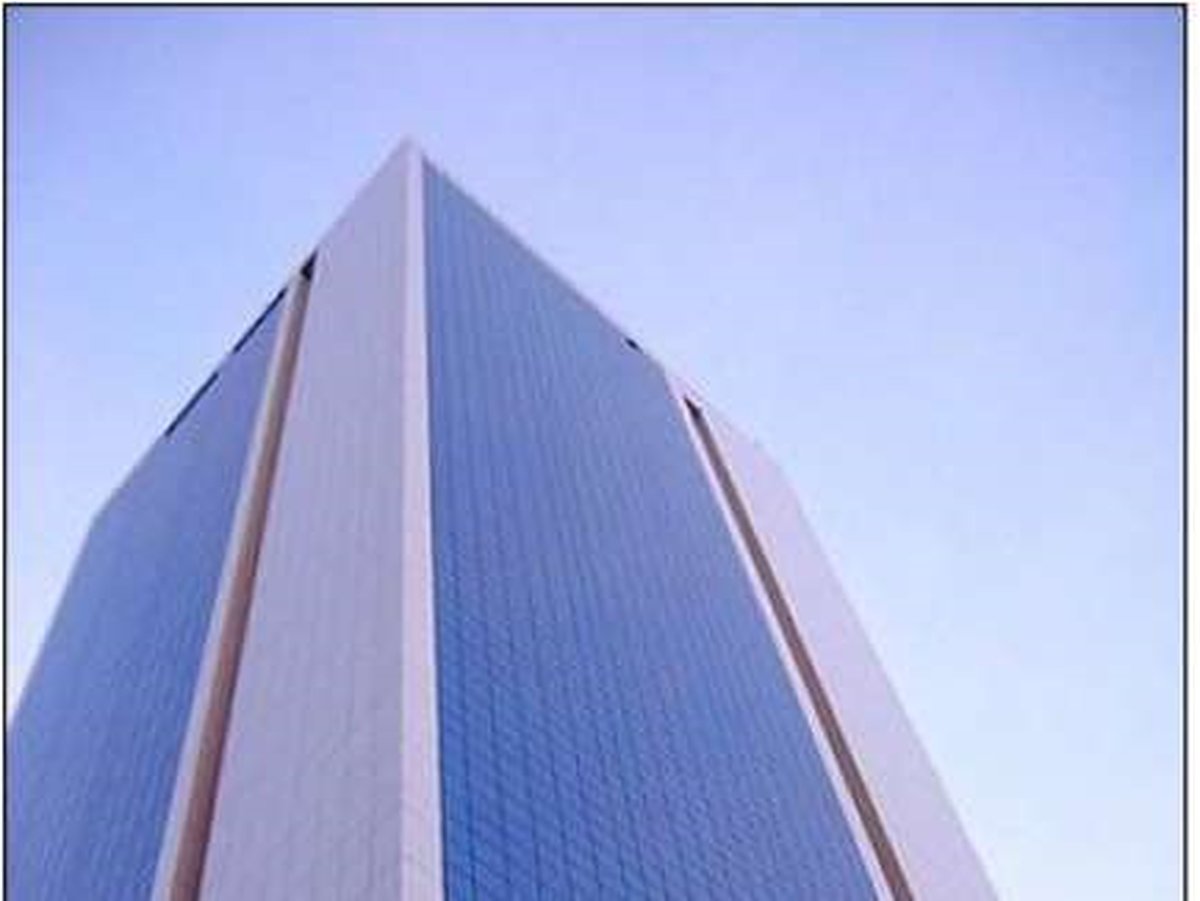 Beşiktaş\'ta Bulunan 42 Katlı Polat Tower Residence\'da Yangın Çıktı.
