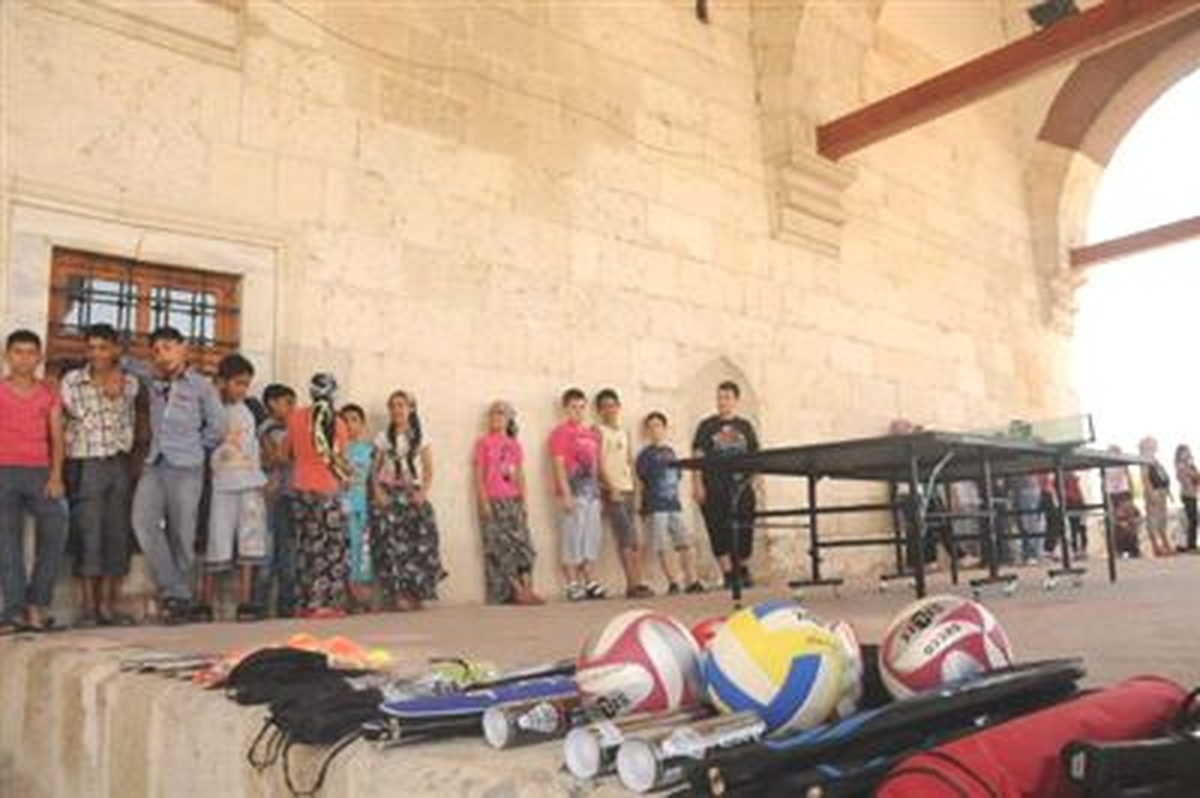 Cami Avlusunda Spor